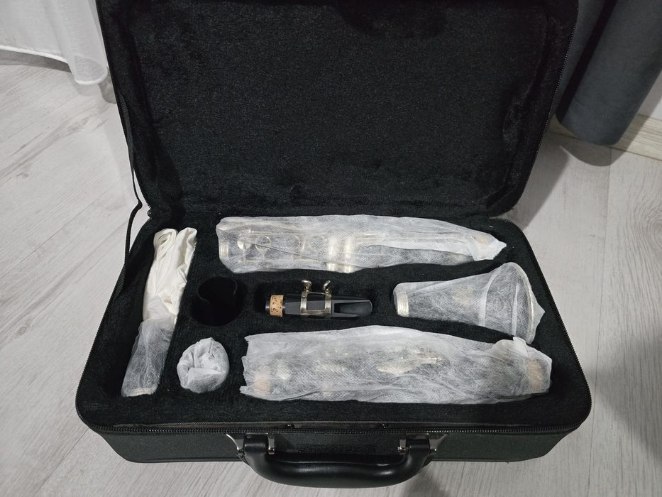 Clarinet J. Michael cu husă – stare foarte bună