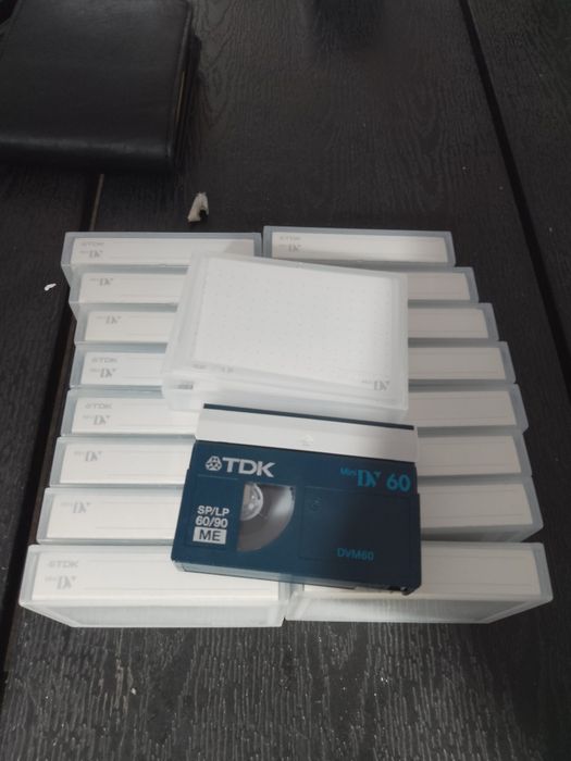 Lot 17 casete MiniDV TDK DVM60 – stare impecabilă