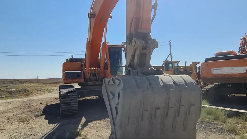 Эксковатор Doosan Dx300