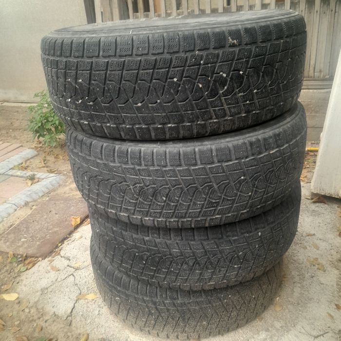 Продам зимние резины на джип