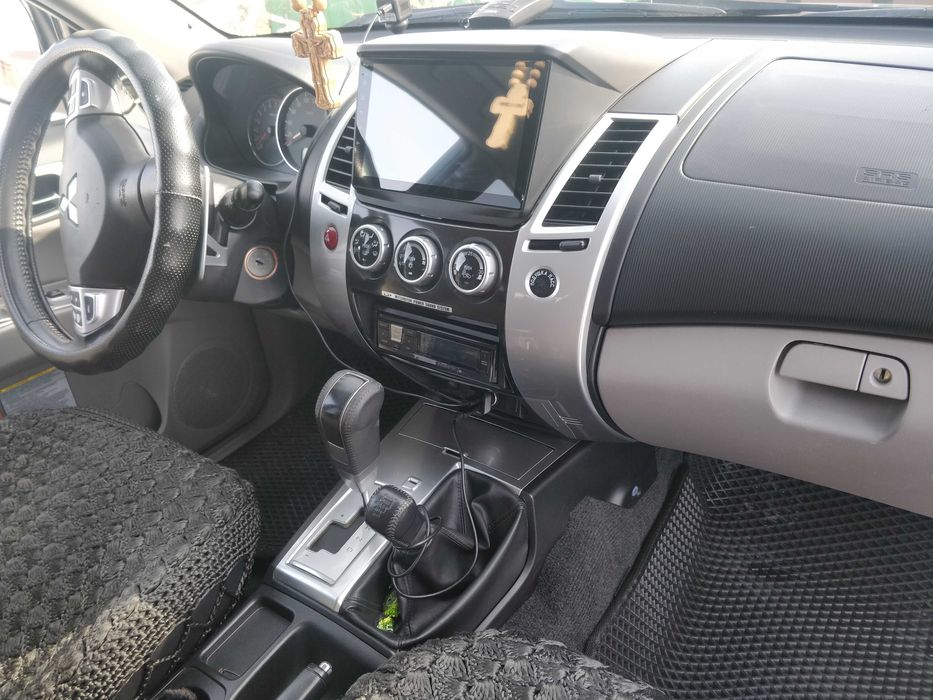 Mitsubishi Pajero sport 2012г.