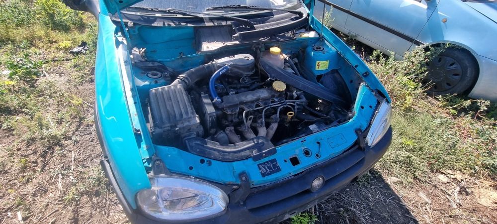 Opel corsa b  1.4 I на части