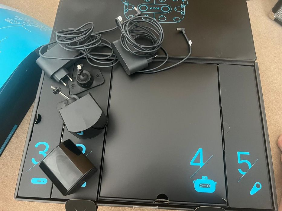 VR set VIVE pro 2 full box - ochelari VR 4k, manete, senzori