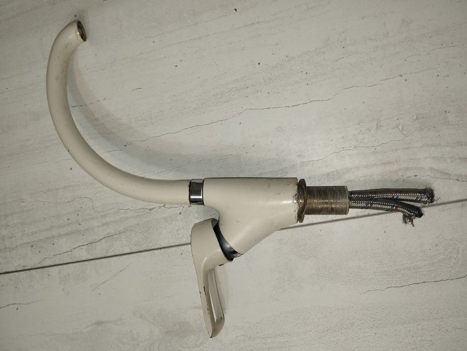 Смеситель для ванной.