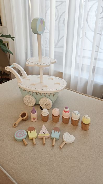 Дървен щанд за сладолед Jabadabado