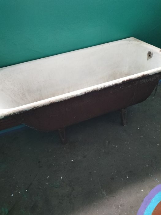 Продам чугунную ванну.б/у. 1,5м.