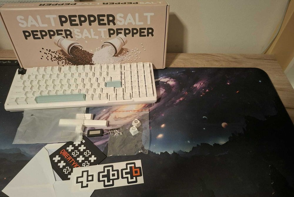 Tastatura qwertykey Salt and Pepper