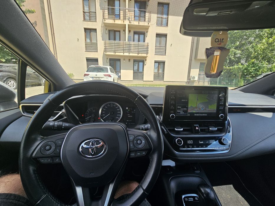 Toyota Corolla 1.8 Hybrid 122 de cai 2022 echipare Business, Distronic