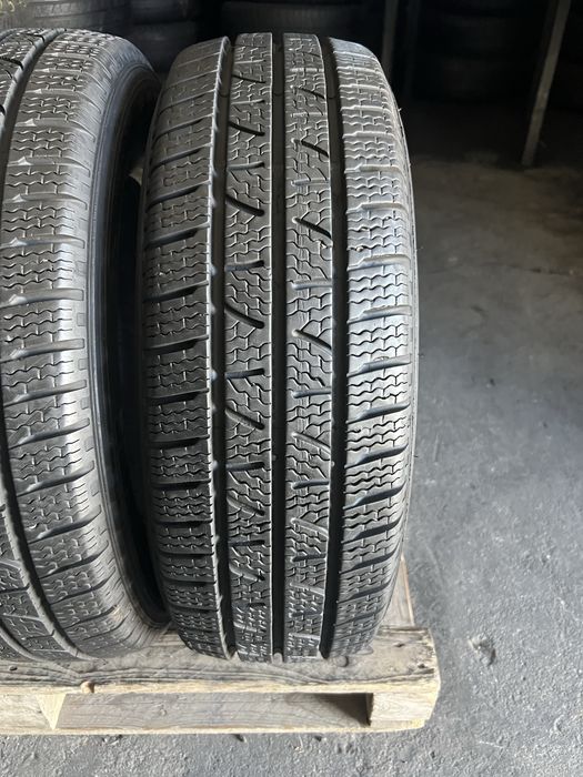 2 anvelope iarna 205/65/16C Pirelli 8 mm!
