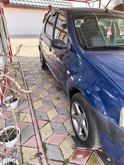 Vând Dacia Logan!