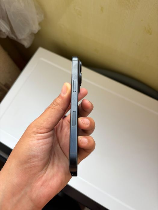 Продам iPhone 16 pro 256 GB Black