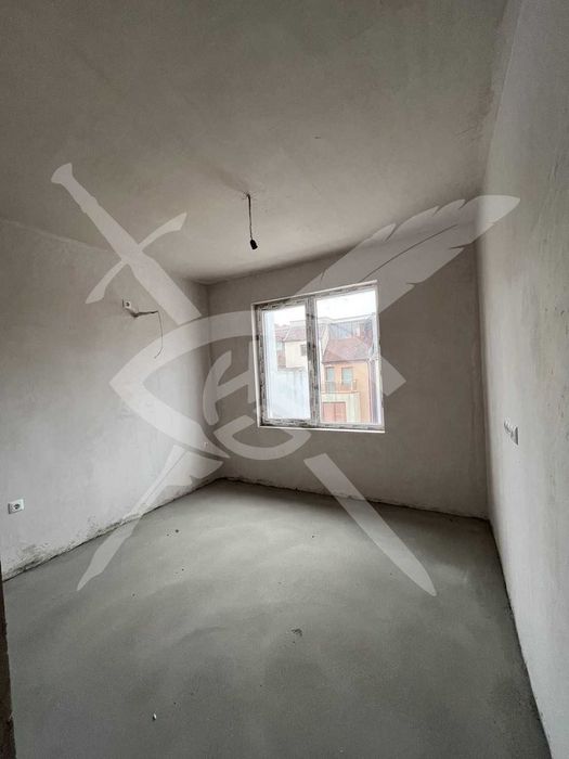 Продава се Четиристаен апартамент в Варна, Цветен квартал - 131 кв.м за 1756 €/кв.м - Снимка #5