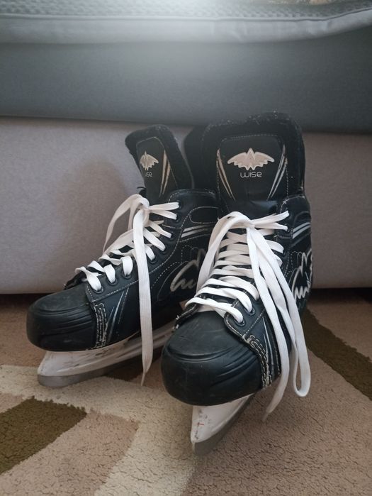 Коньки хоккейные