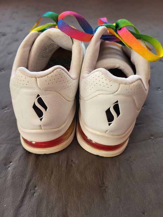 Adidasi Skechers nr 36