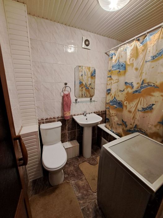 Продаётся квартира 4 х комнатная 100 кв  2 балкона ремонт лучшем виде