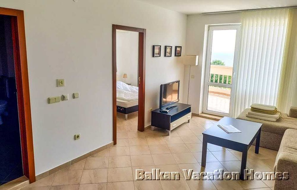 Тристаен апартамент с невероятна морска панорама в Бяла