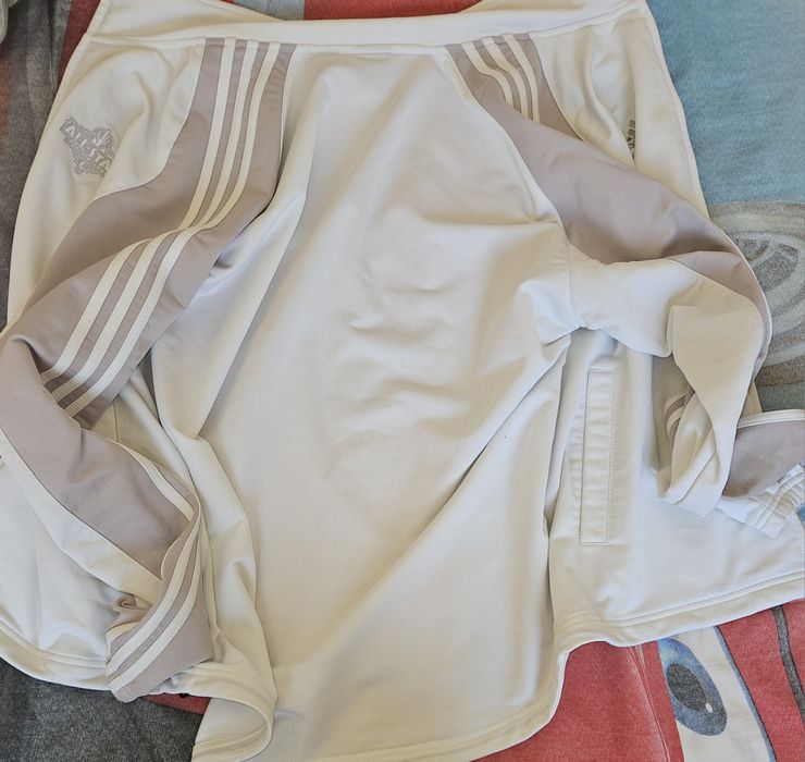 Модерен Adidas анцуг