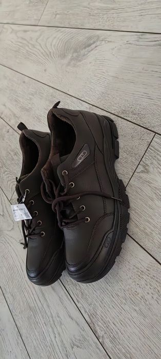Продам ботинки демесезонные