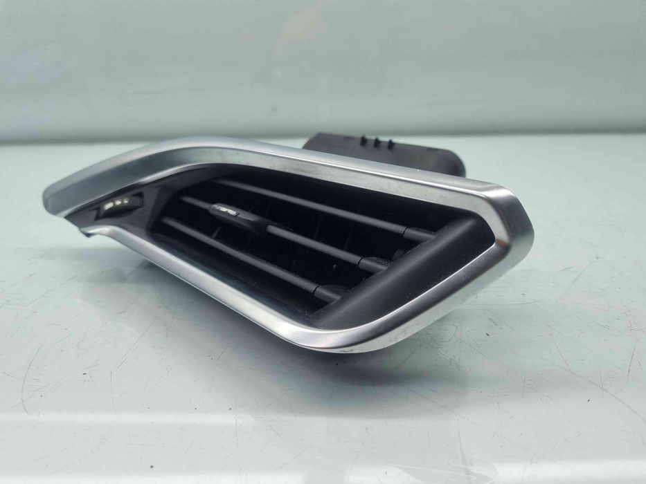 Grila aerisire dreapta Peugeot 2008 [Fabr 2013-prezent] 9673131677