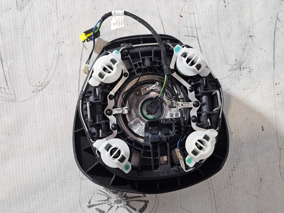 Airbag volan șofer BMW Seria 1 F20 F21 / Seria 3 F30 F31 2011-2019 2013 2.0d 105kW Cod OEM: 679133009, 6791330, 32306791330 (5E3)