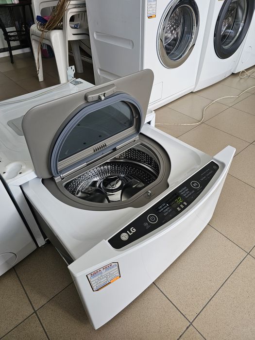 Малка Пералня LG