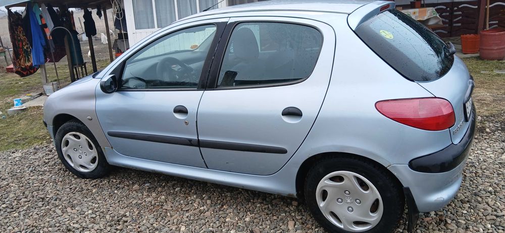 Vând Peugeot 206