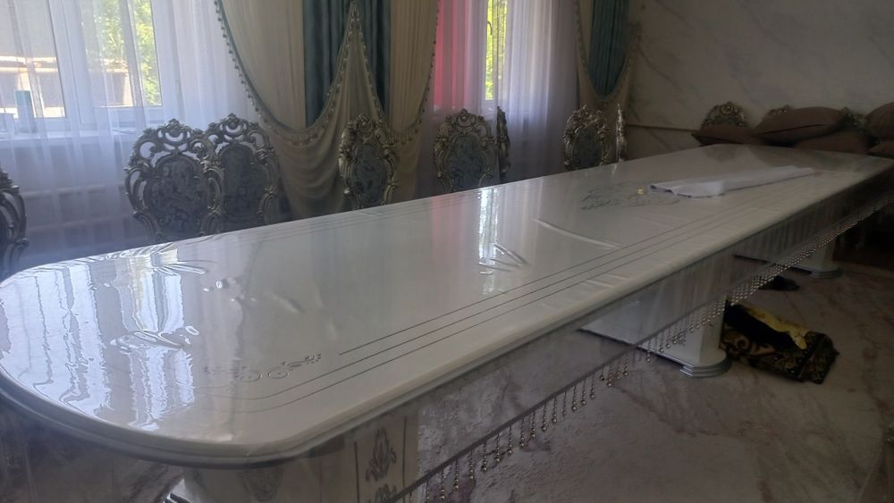 Продается стол  стулья