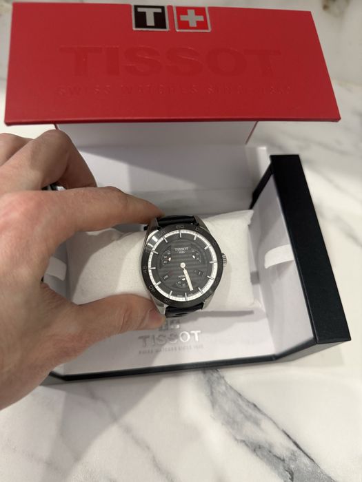 Часы фирма Tissot