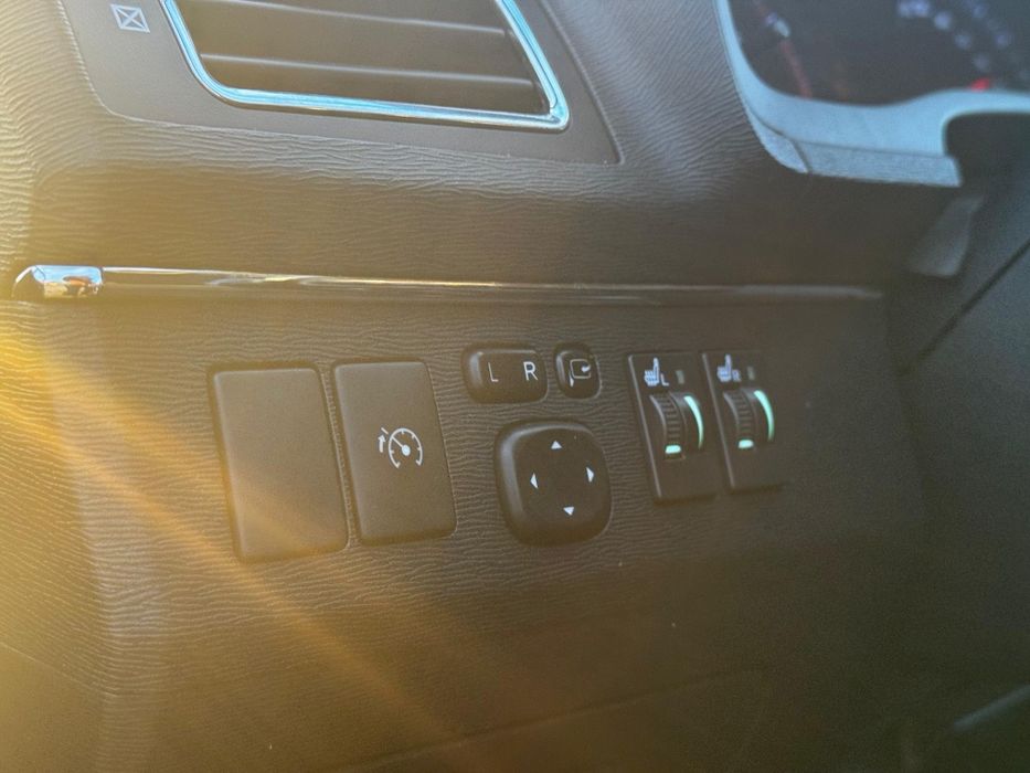 Toyota Avensis 2012 2.0 diesel manual