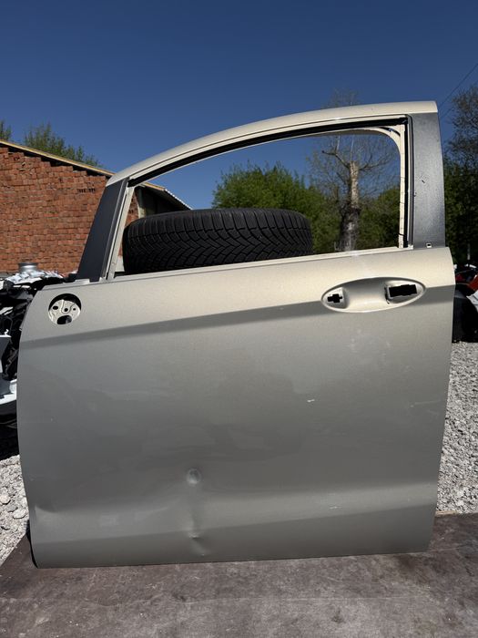 Врата Ford B-Max 2012 год.-