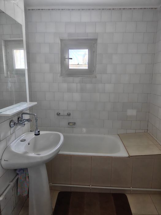 Apartament 2 camere Micro 17 decomandat – Galați, str. Oltului, lângă Biserica Sf. Ilie
