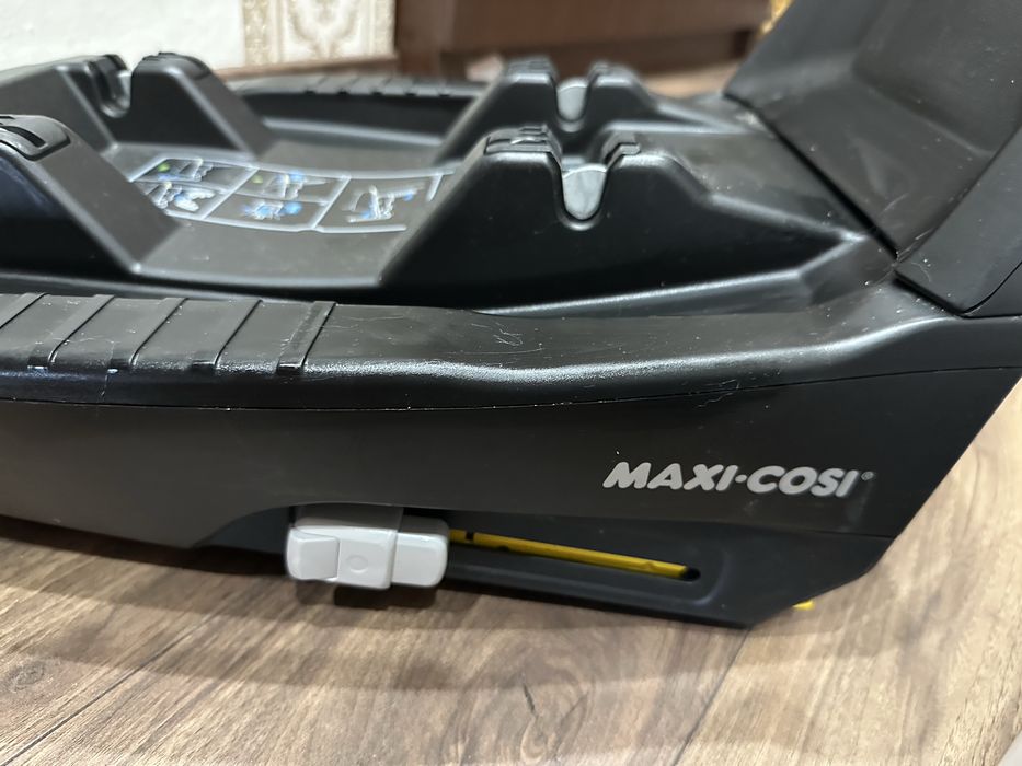 Столче за кола Maxi Cosi Pebble Pro с база