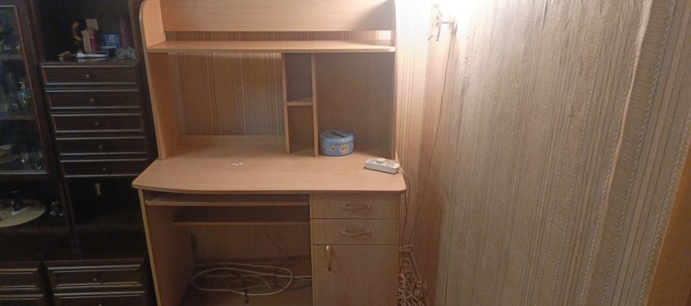 Стол компьютерный