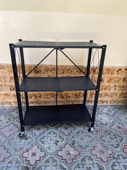 Etajerka 3 qavatli yengide
