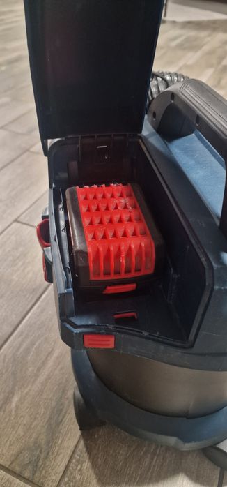 Акумулаторна прахосмукачка BOSCH GAS 18V-10 L