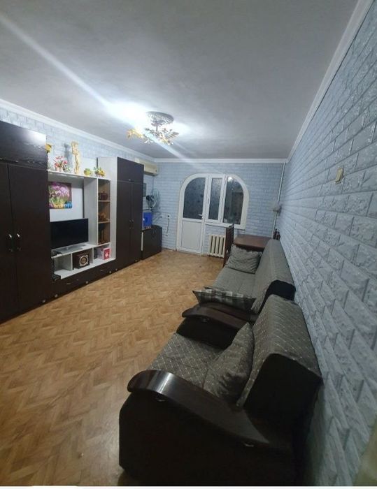 Продаю квартиру в Яшнабадском районе ПАРВОЗ