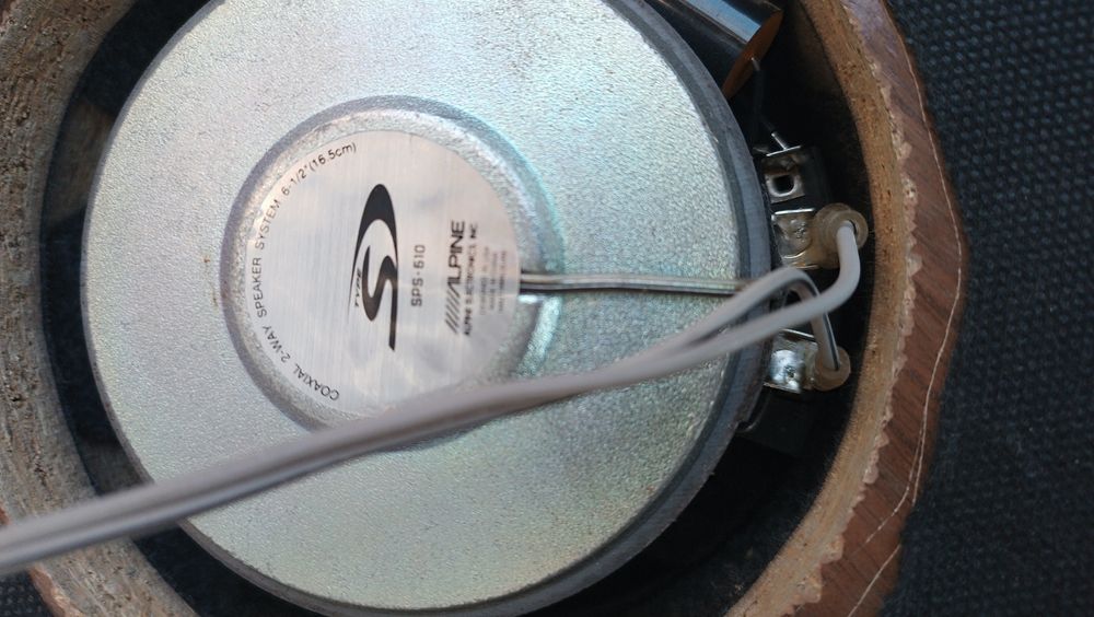 Продается колонки для машины Alpine  sps610