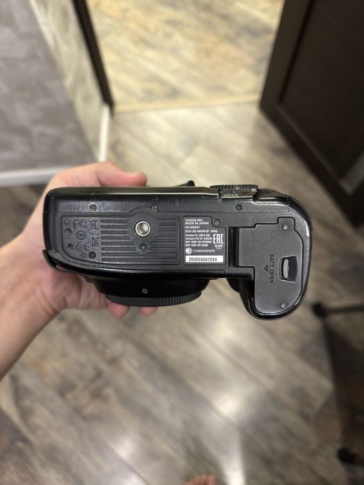 Продам Canon EOS 5D Mark IV + Godox V850 || + 3 АКБ