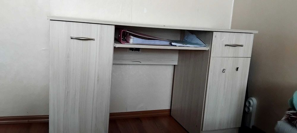 Продавам запазени мебели