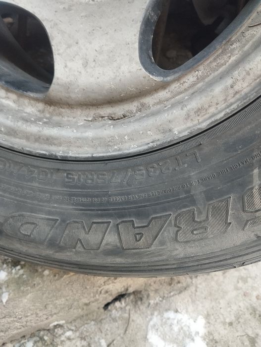 Продам резину на делику