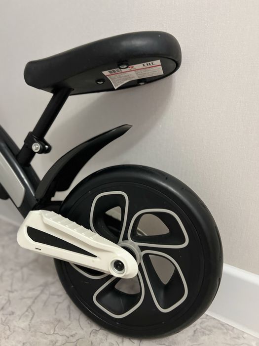 Продам беговел новый