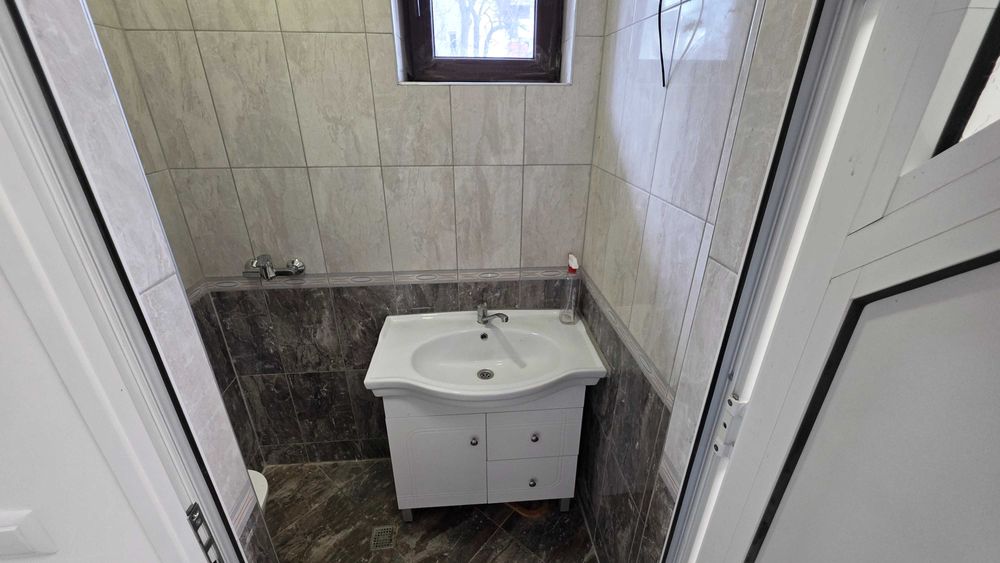 Дава се под наем Магазин в Търговище, Изток 1 - 80 кв.м за 598.23 € - Снимка #11