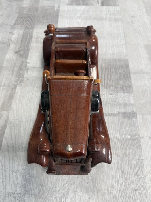 Masina epoca din lemn