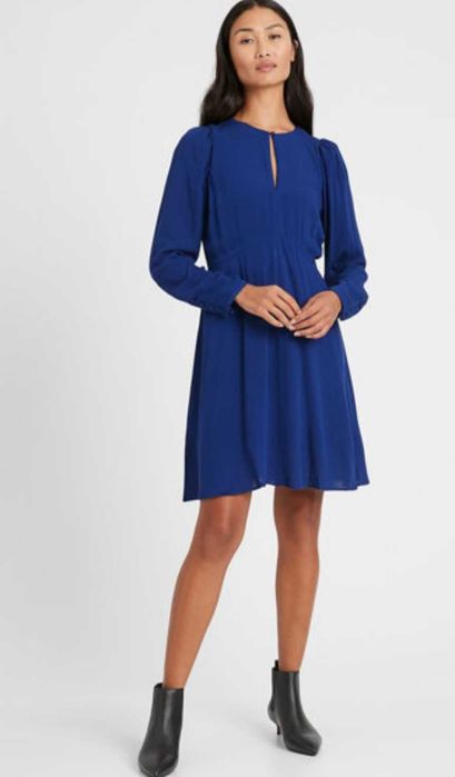 Banana republic- Кокетна червена рокля