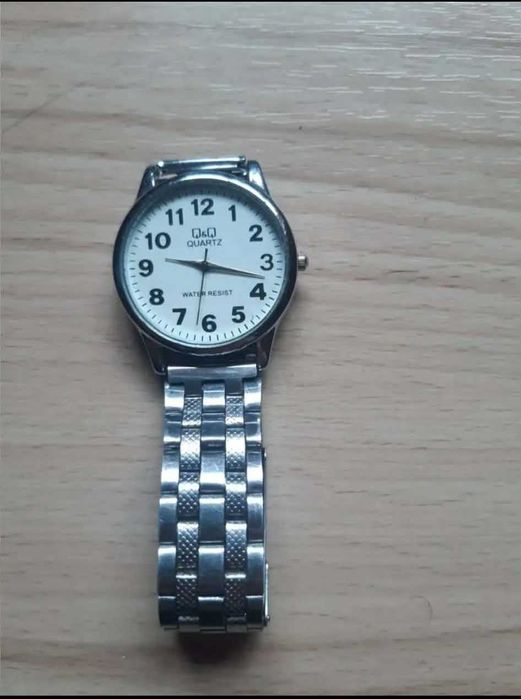 Часовници 8 броя най-различни, ланци и каишки