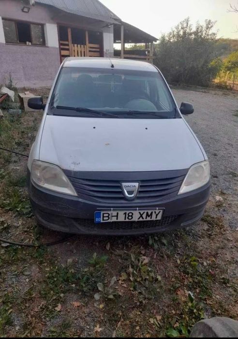 Vând dacia logan