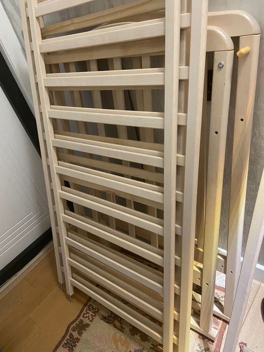 Детская кроватка с матрацом