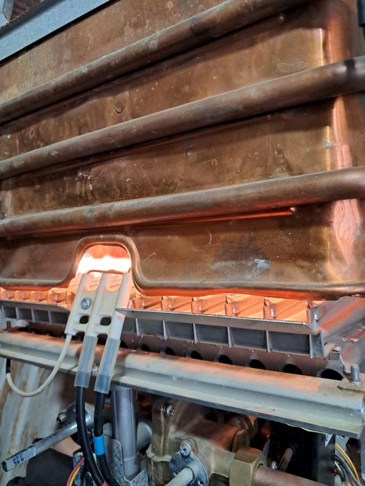 Газовая колонка Аристон