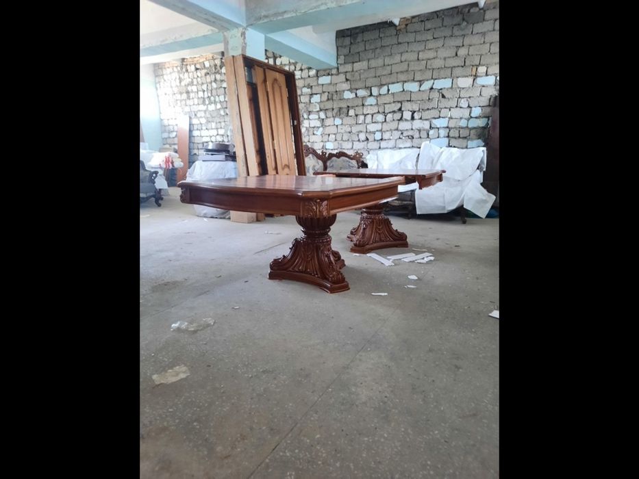 Продается стол обеденный. Турция.