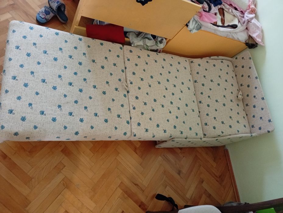 Разтегателен диван